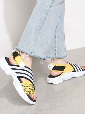 ADIDAS Fiorucci X Magmur Sandal - Yellow size 5
Limited Edition